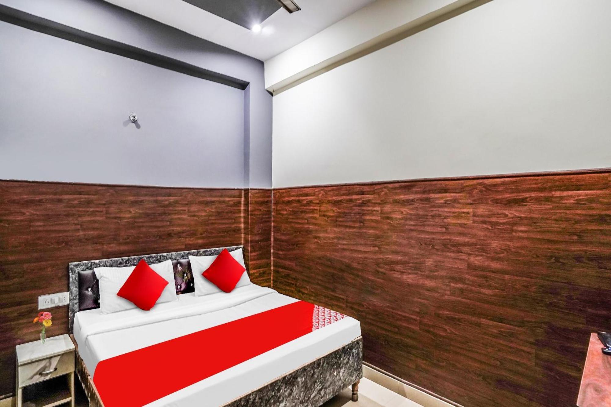 Hotel O Dream Palace Inn Noida Exterior photo