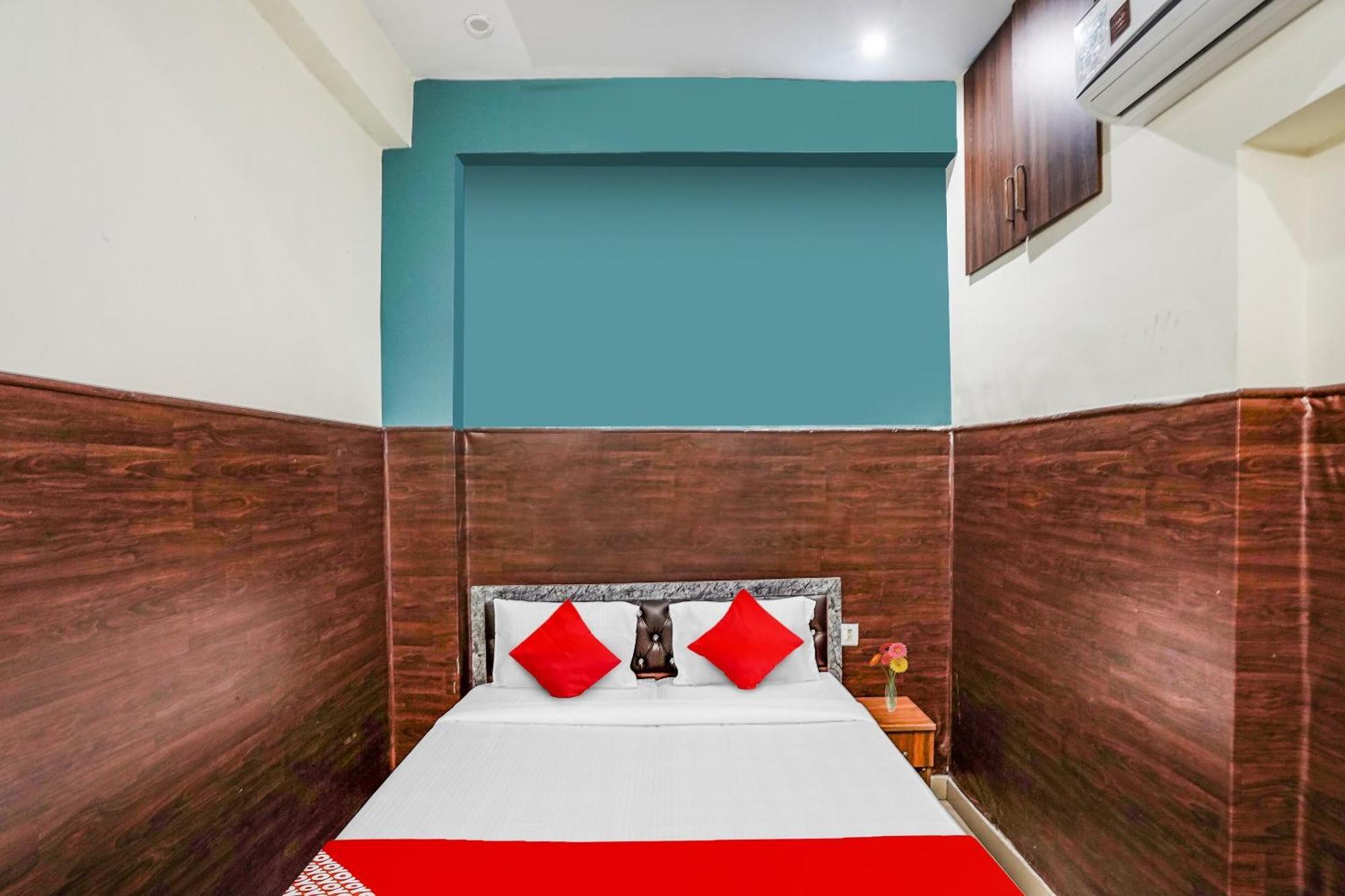 Hotel O Dream Palace Inn Noida Exterior photo