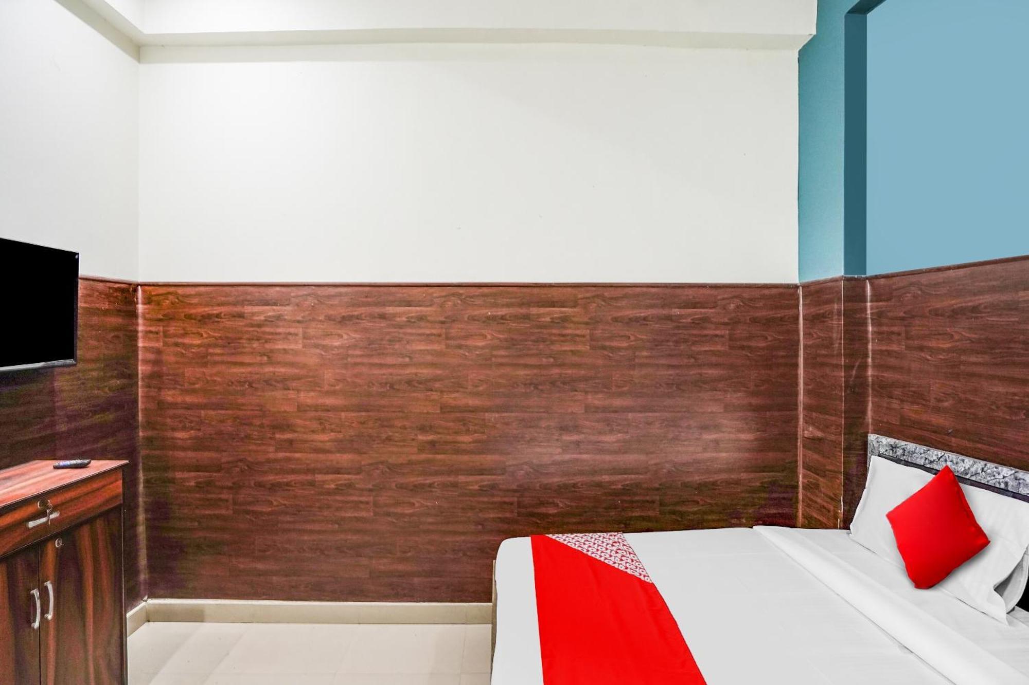 Hotel O Dream Palace Inn Noida Exterior photo